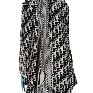 Black and White Patterned Scarf